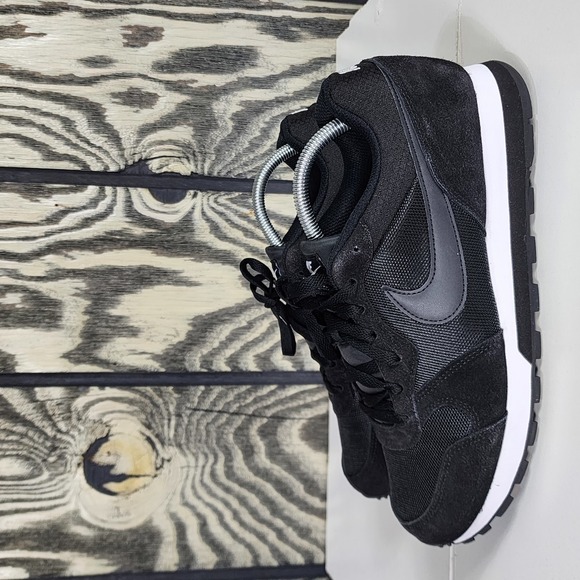 Nike MD Runner 2 Black Womens Size US 11 Running Shoes Sneakers 749869 001 - Picture 1 of 12